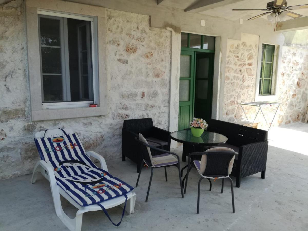 Kastelanic Apartman Brbinj Exterior foto