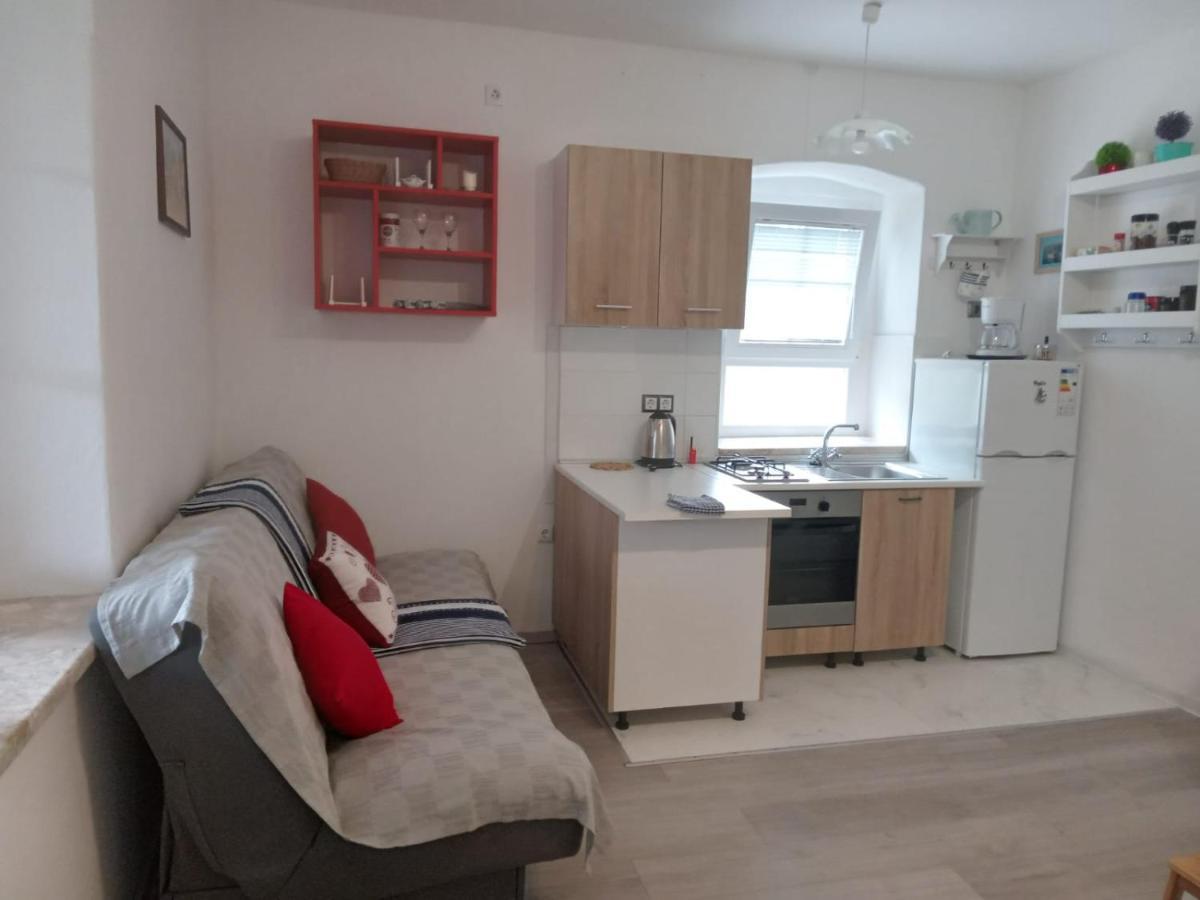 Kastelanic Apartman Brbinj Exterior foto