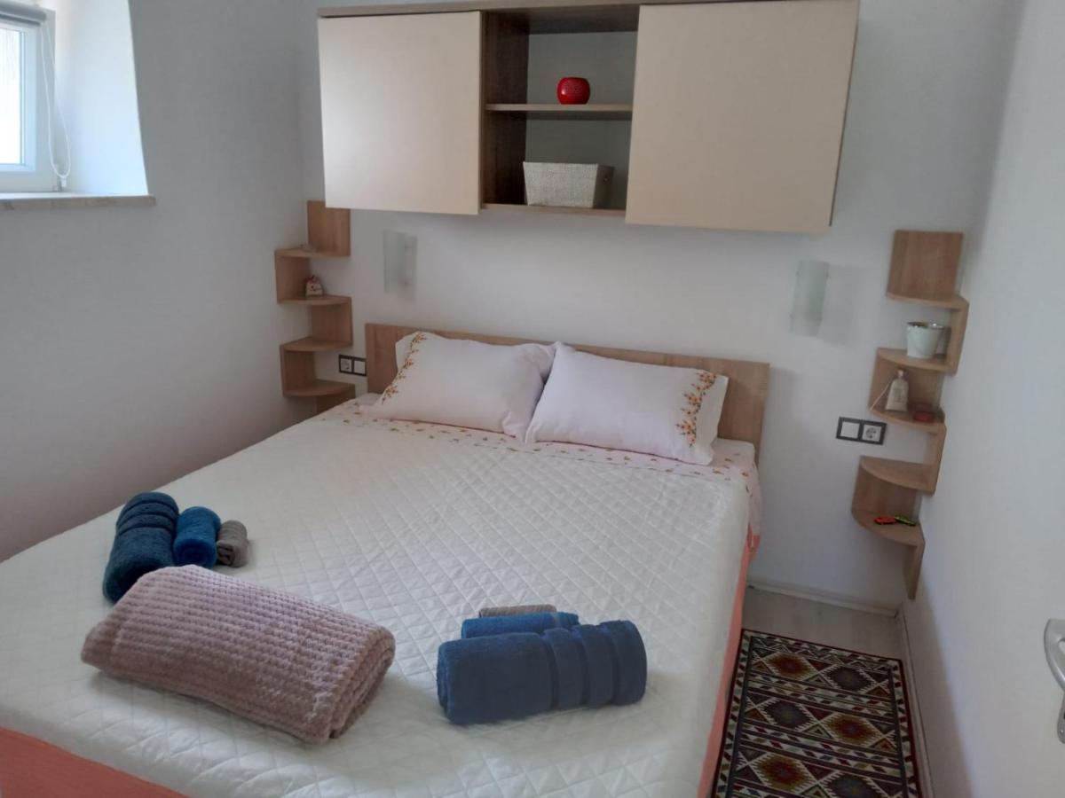 Kastelanic Apartman Brbinj Exterior foto
