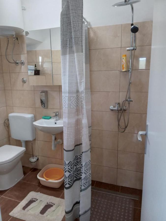 Kastelanic Apartman Brbinj Exterior foto