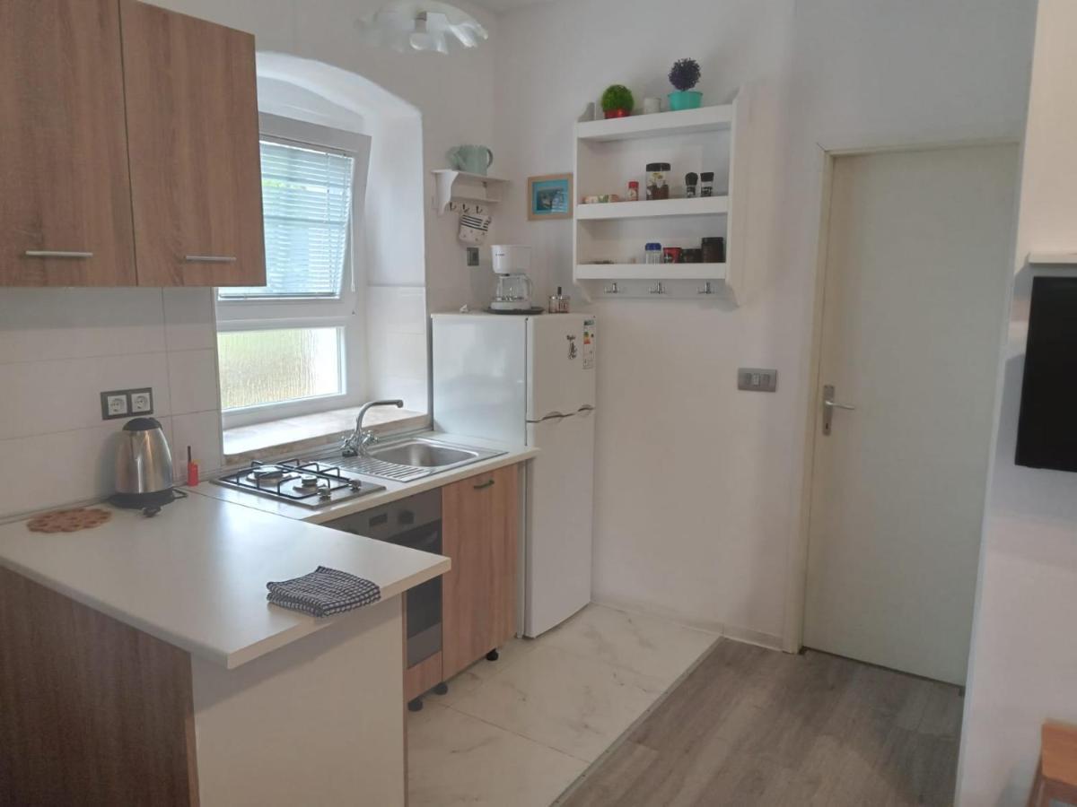 Kastelanic Apartman Brbinj Exterior foto